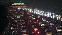 Siap-siap Libur Panjang, Tol Jagorawi Padat Merayap