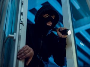 Bikin Kesal! Pencuri Ini Ditemukan Ketiduran Usai Makan Kue Keju