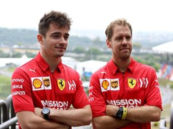Vettel Jawab Tudingan Diperlakukan Beda dengan Leclerc di Ferrari
