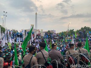 Buruh Tolak Omnibus Law Ingin Ditemui Khofifah, Bukan Sekdaprov Jatim