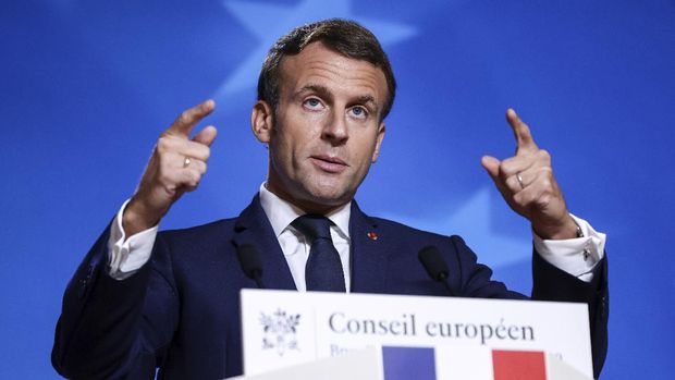 French President Emmanuel Macron speaks during a press conference at the end of an EU summit in Brussels, Friday 16 October 2020. European Union leaders gathered for the second day of an EU summit , amid the worsening coronavirus pandemic, to discuss issues on foreign policy issues.  (Kenzo Tribouillard, Pool via AP)