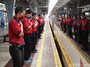 Jelang Libur Panjang Penumpang Kereta Api Naik