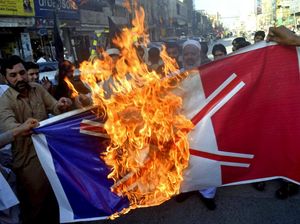 Potret Muslim Dunia Kecam Pernyataan Presiden Prancis