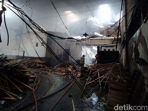 Pabrik Pengolahan Kayu di Magelang Ludes Terbakar