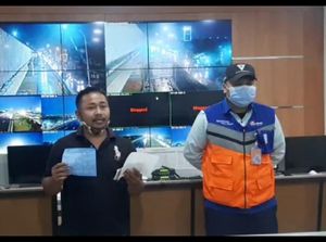 Pemobil yang Terobos Palang-Tak Bayar Tol Jakasampurna Bekasi Minta Maaf Pemobil yang Terobos Palang-Tak Bayar Tol Jakasampurna Bekasi Minta Maaf