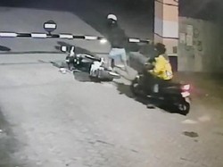 Viral Pemotor Wanita di Makassar Dibegal Pria Berjaket Ojol, Pelaku Ditangkap