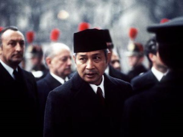 Potret Lengsernya Soeharto dan Krisis Ekonomi