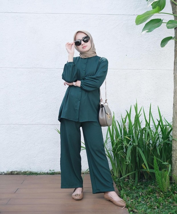 Setelan hijau/nstagram.com/analisa.widyaningrum Setelan bernuansa hijau