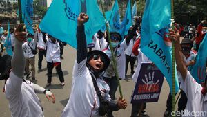 Aksi Buruh Mulai Ramai di Patung Kuda