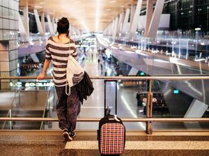 Penumpang Perempuan Australia Diminta Buka Baju di Bandara, Qatar Minta Maaf