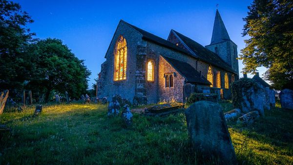 Foto: Penampakan Desa Paling Berhantu di Inggris