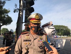 Pengemudi Mercy yang Tabrak Lari Pesepeda di Bundaran HI Dites Urine