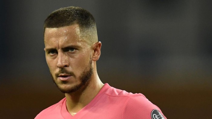 MANCHESTER, ENGLAND - AUGUST 07: Eden Hazard of Real Madrid looks on during the UEFA Champions League round of 16 second leg match between Manchester City and Real Madrid at Etihad Stadium on August 07, 2020 in Manchester, England. (Photo by Peter Powell/Pool via Getty Images)