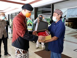 Ganjar Ulang Tahun, Dapat Kado Ini dari Eks Napiter