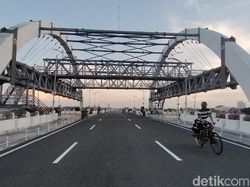 Meski Ditutup, Jembatan Suroboyo Masih Ramai Didatangi Warga