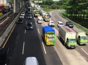 Suasana Terkini Lalu Lintas Lancar di Tol Japek Suasana Terkini Lalu Lintas Lancar di Tol Japek