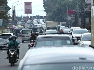 Bereskan Macet di Puncak Butuh Ganjil-Genap?