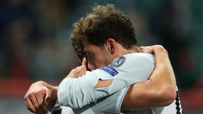 Leon Goretzka MOSCOW, RUSSIA - OCTOBER 27: Leon Goretzka of Bayern Munich celebrates with Benjamin Pavard after scoring his teams first goal during the UEFA Champions League Group A stage match between Lokomotiv Moskva and FC Bayern Muenchen at RZD Arena on October 27, 2020 in Moscow, Russia. A limited number of spectators will be in attendance as Covid-19 pandemic restrictions ease. (Photo by Oleg Nikishin/Getty Images)