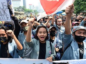 Duh! Aksi Mahasiswa ini Bikin Adem