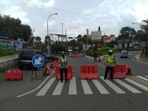 One Way Arah Jakarta Diberlakukan di Puncak Bogor One Way Arah Jakarta Diberlakukan di Puncak Bogor