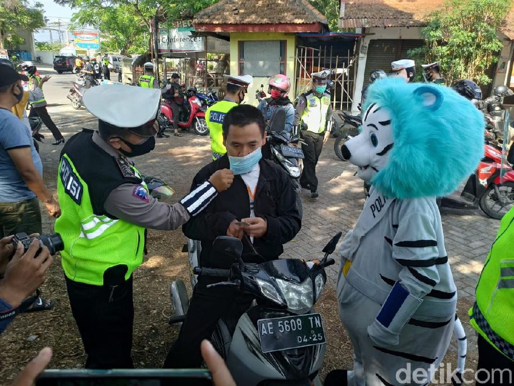 Dua Hari Operasi Zebra 2020, Polri Tindak 20.481 Pelanggar Lalu Lintas Dua Hari Operasi Zebra 2020, Polri Tindak 20.481 Pelanggar Lalu Lintas