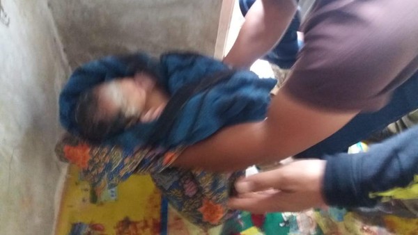 Penemuan bayi di Garut. Penemuan bayi di Garut.