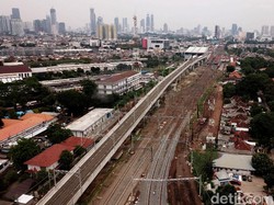 Ada Gangguan di Jalur DDT Manggarai-Jatinegara, Perjalanan KRL Terganggu
