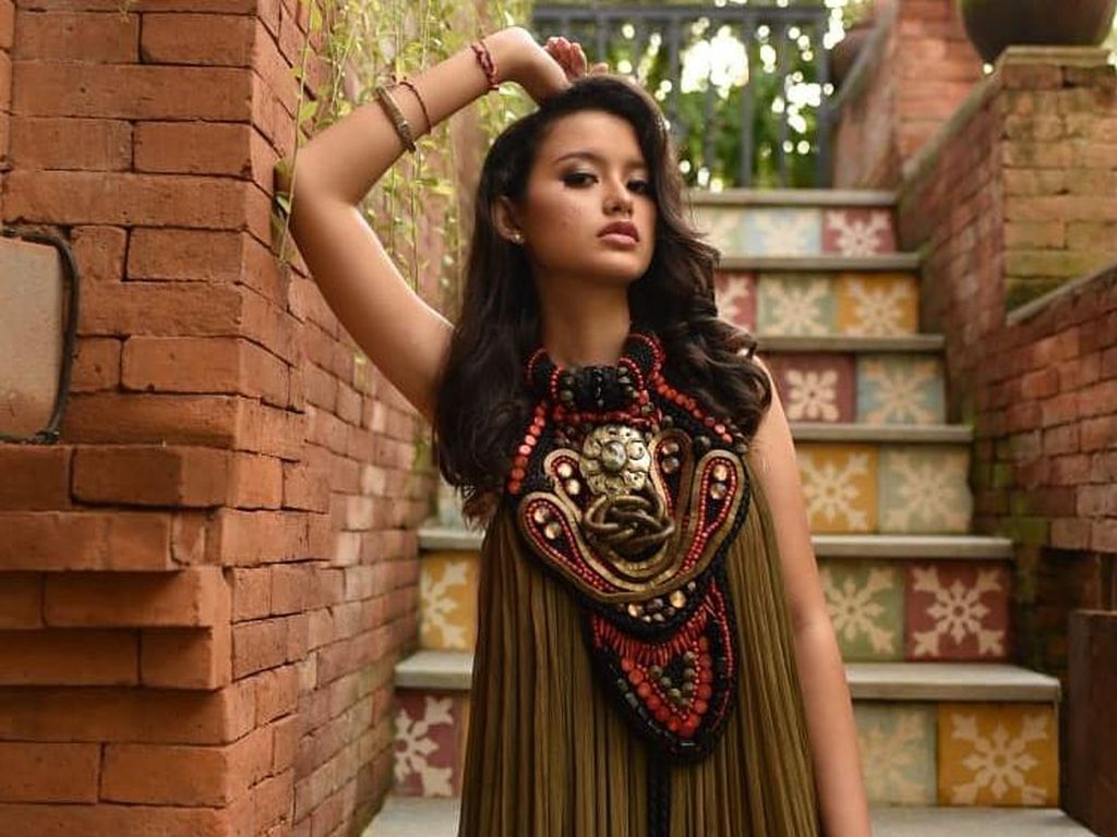 Gaya Sarah Menzel, Anak Bos Resort Bali Kekasih Anak Anang-Krisdayanti Gaya Sarah Menzel, Anak Bos Resort Bali Kekasih Anak Anang-Krisdayanti