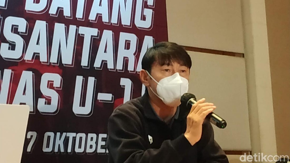 Pelatih Timnas Indonesia U-19, Shin Tae-yong, bilang ada 9 pemain blasteran di radar PSSI. (Foto: detikcom/Muhammad Robbani)
