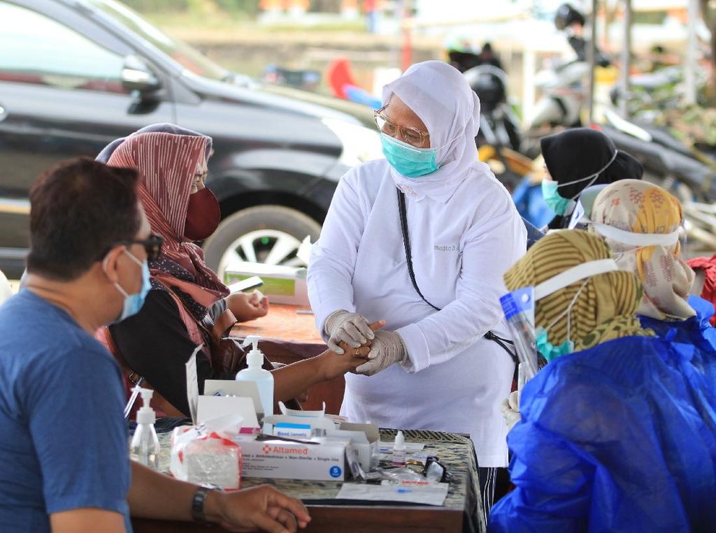 Libur Akhir Tahun Dikurangi, COVID-19 Terkendali? Tak Segampang Itu Libur Akhir Tahun Dikurangi, COVID-19 Terkendali? Tak Segampang Itu