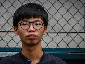 Aktivis Hong Kong Tony Chung Ditangkap Saat Akan Minta Suaka ke AS Aktivis Hong Kong Tony Chung Ditangkap Saat Akan Minta Suaka ke AS