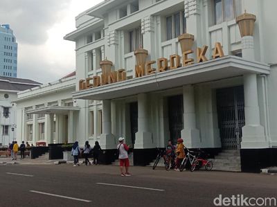 Potret Jalan Asia Afrika Bandung di Momen Maulid Nabi