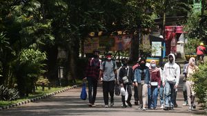 Bonbin Ragunan Jadi Tempat Warga Jakarta Mengisi Liburan