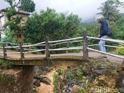 Dua Jembatan Nyaris Putus Dampak Banjir Trenggalek