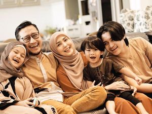Hati Arie Untung Hancur Lihat Kondisi Anak di Rumah Sakit Hati Arie Untung Hancur Lihat Kondisi Anak di Rumah Sakit