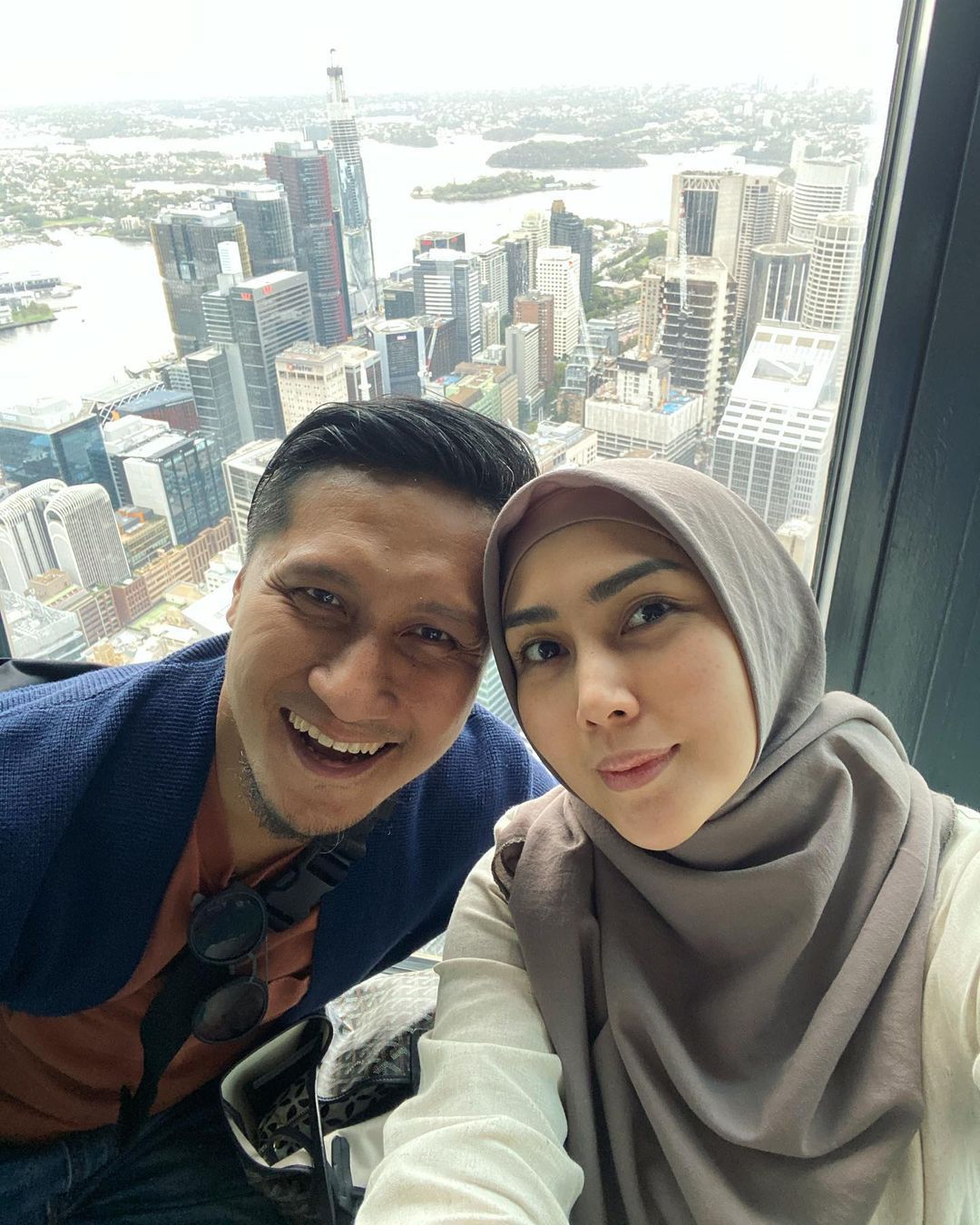 Kemesraan Arie Untung dan Fenita Arie usai Hijrah Kemesraan Arie Untung dan Fenita Arie usai Hijrah