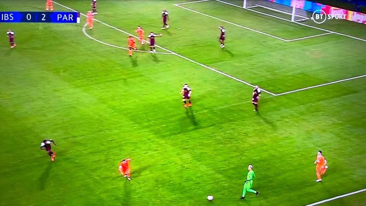 Aksi Keylor Navas. (Foto: internet/Twitter via talksport)
