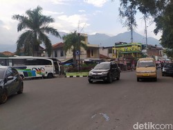 Wisatawan Mulai Masuk Garut, Volume Kendaraan Naik 20 Persen