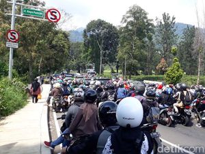 Polisi Kembali Berlakukan One Way dari Arah Puncak Menuju Jakarta