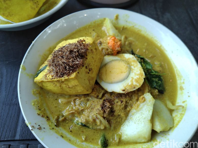 Laksa Bogor Mang Wahyu yang Laris Manis Sejak 1960-an Laksa Bogor Mang Wahyu yang Laris Manis Sejak 1960-an