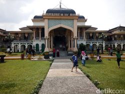 Libur Panjang Cuti Bersama, Begini Suasana di Objek Wisata Medan