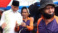 Momen Cagub Mahyeldi Sapa Warga Saat Blusukan di Sumbar