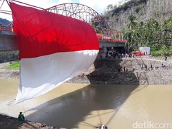 Peringati Sumpah Pemuda Ala Komunitas Federal-Mapala UPN di Sungai Bantul