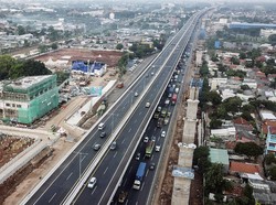 Tol Japek Terpantau Ramai Lancar