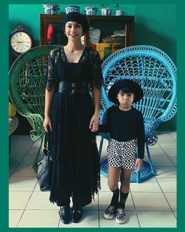 Shareefa Daanish/Instagram.com/shareefadaanish Gaya vintage ala Shareefa