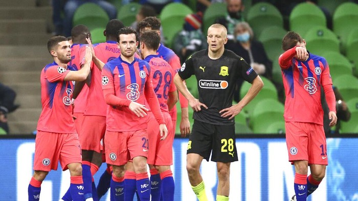 Chelseas Timo Werner celebrates with teammates after scoring his sides second goal during the Champions League Group E soccer match between Krasnodar and Chelsea in Krasnodar, Russia, Wednesday, Oct. 28, 2020. (AP Photo)