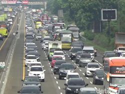 Hari Kedua Libur Cuti Bersama, Tol Japek Macet
