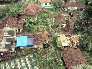 92 Rumah Rusak Imbas Terjangan Puting Beliung di Sukabumi