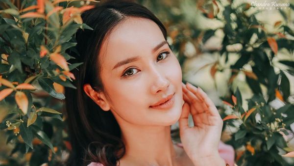 Potret Kecantikan Bella Aprilia, Calon Istri Ivan Gunawan
