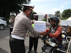 Bukan Ditilang, Abang Becak Motor di Aceh Dapat Sembako di Operasi Zebra